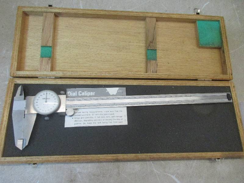 mitrtoyo - dial caliper