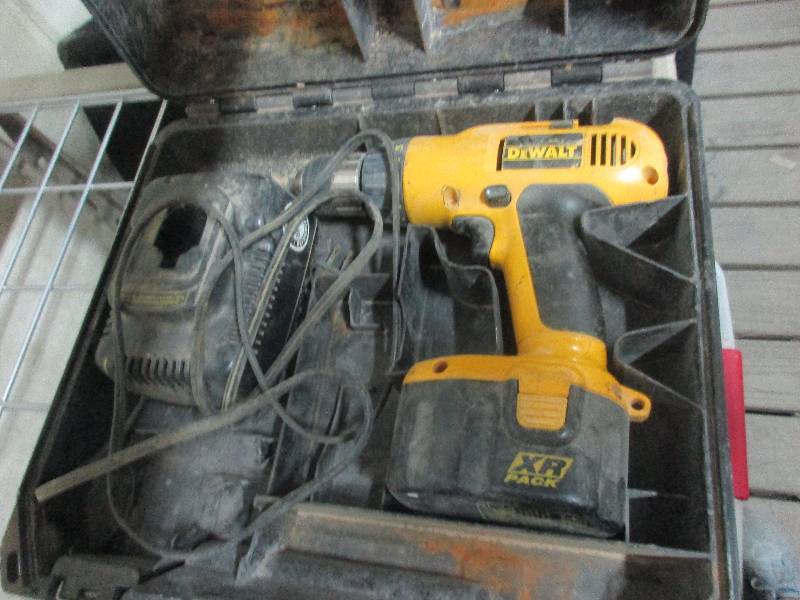 Dewalt 18 XR pack - drill - 1 batter and charger