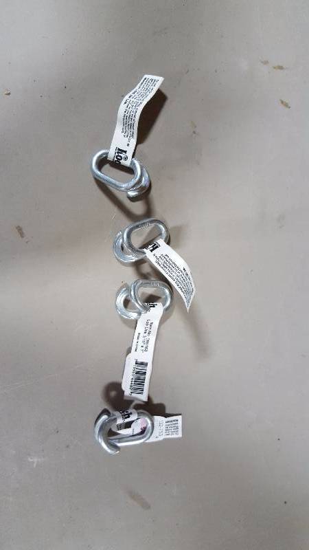 lot 8 image: Assorted  Chain Hooks (316 - 38)