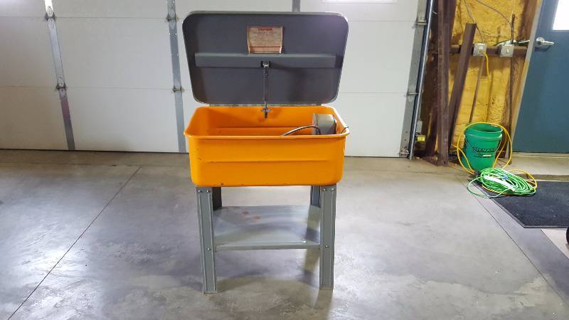 lot 11 image: Parts Cleaner