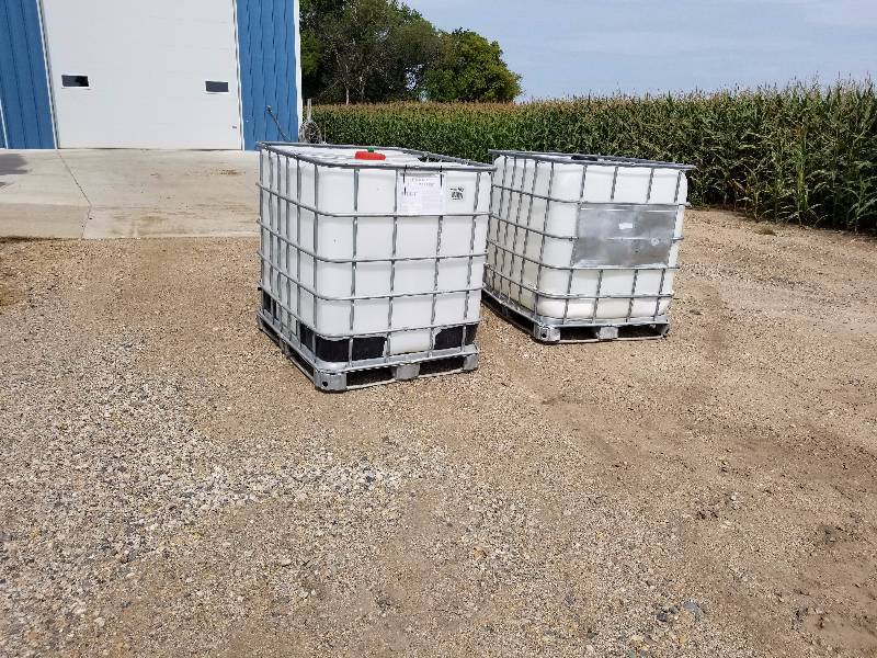 lot 13 image: 2 Emtpy 250 gal Shuttles