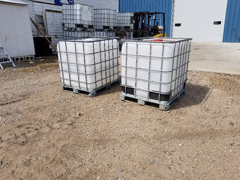lot 18 image: 2 Empty 250 gal Shuttles