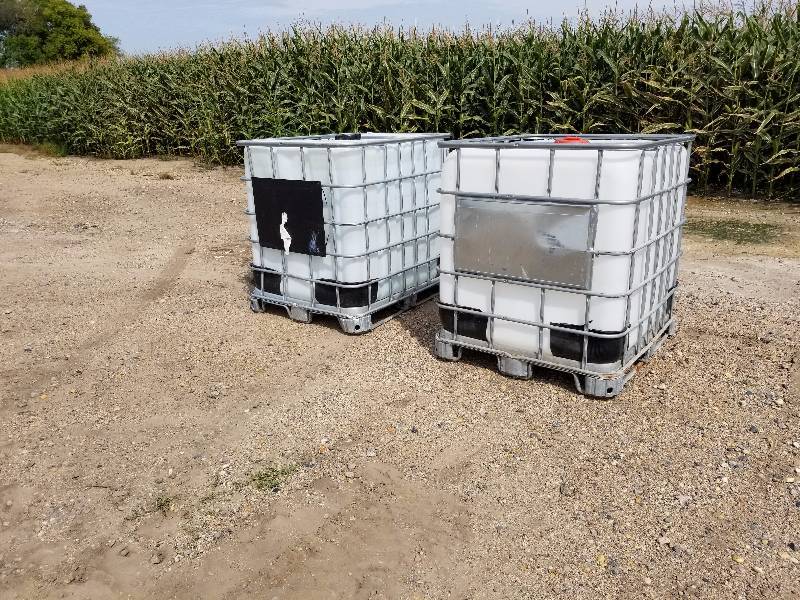 lot 19 image: 2 Empty 250 gal Shuttles