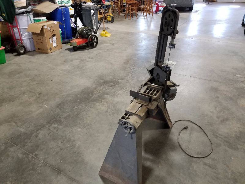 lot 23 image: Shop Master Metal Saw