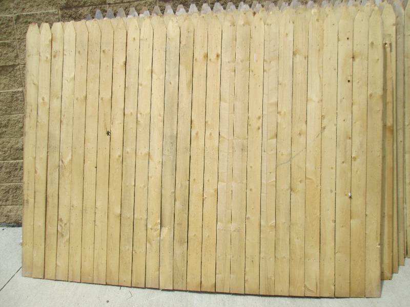 lot 50 image: Lot of 4 Wooden Fencing Panels 6X8f...
