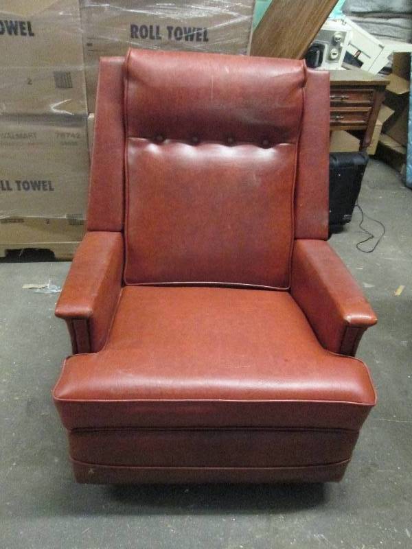lot 51 image: Rust Rocker...