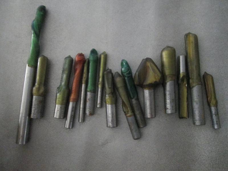 lot 57 image: Lot of 15 Assorted Router Bits - se...