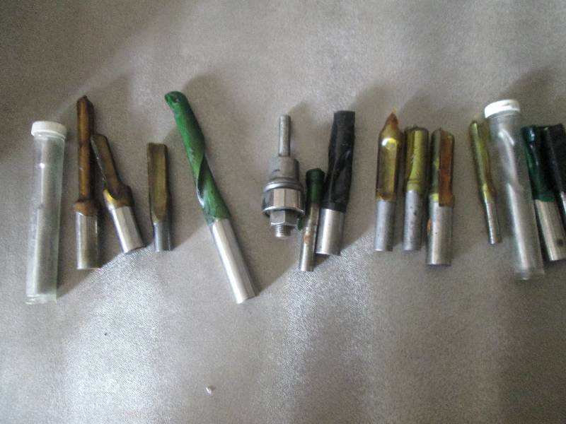 lot 58 image: Lot of 15 Assorted Router Bits - se...