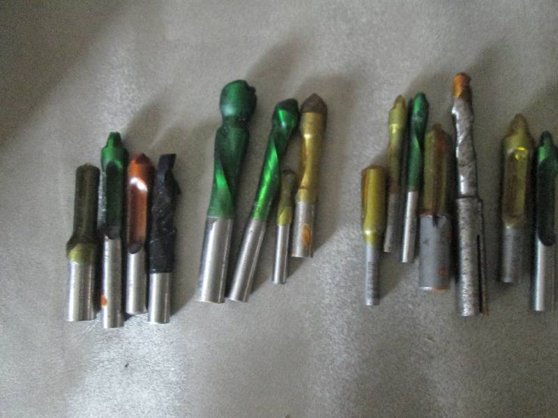 lot 59 image: Lot of 15 Assorted Router Bits - se...