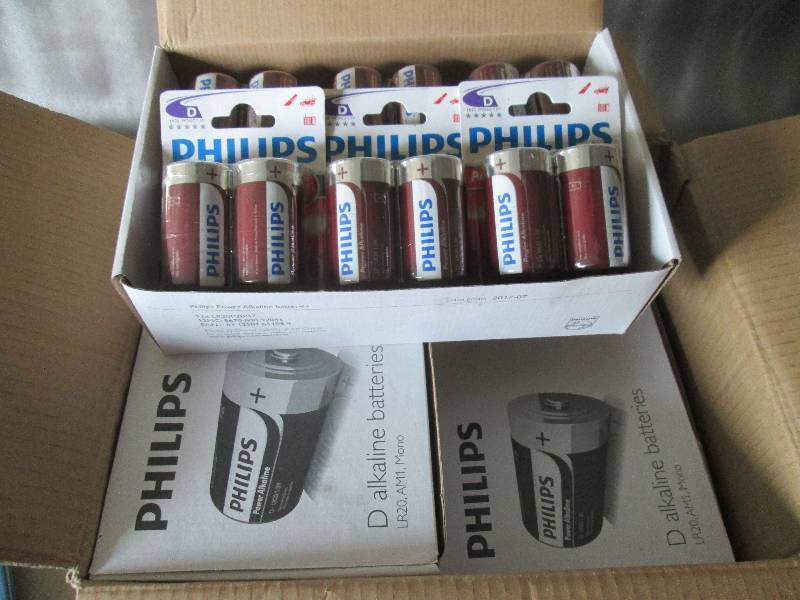 lot 65 image: Case of 4 Boxes of 122pks(96) Phil...