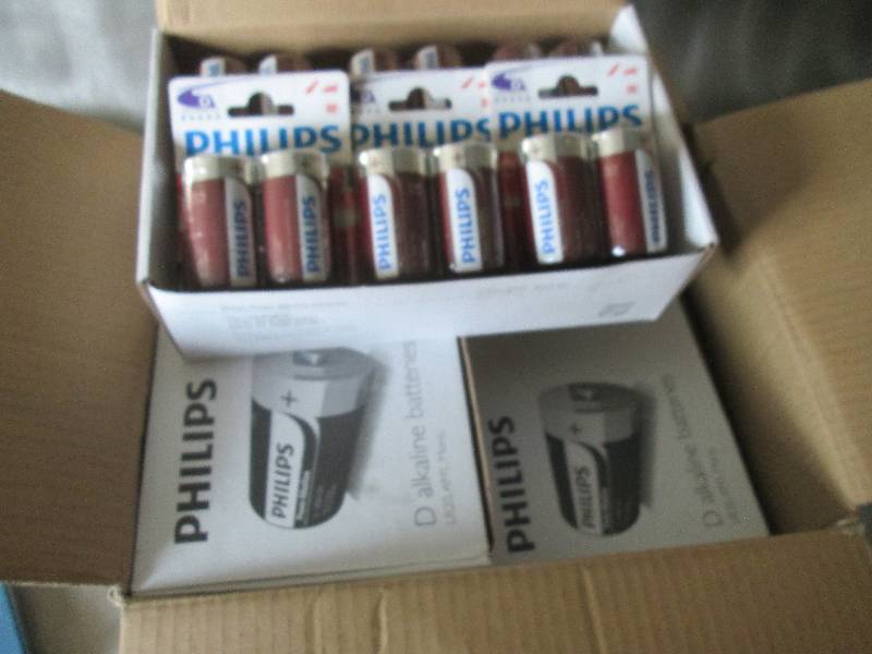 lot 70 image: Case of 4 Boxes of 122pks(96) Phil...