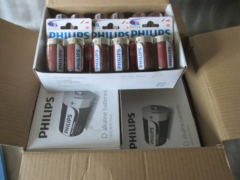 lot 71 image: Case of 4 Boxes of 122pks(96) Phil...