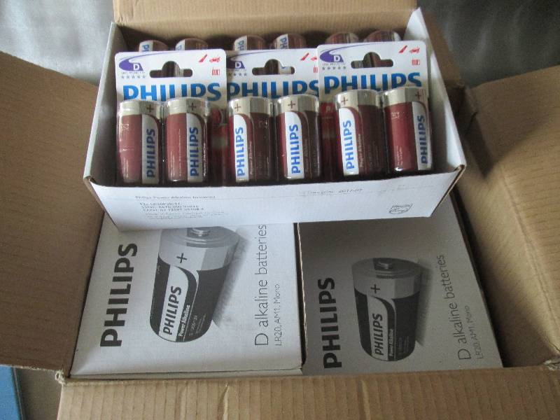 lot 72 image: Case of 4 Boxes of 122pks(96) Phil...