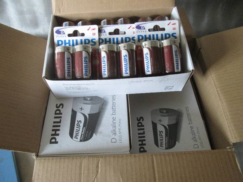 lot 73 image: Case of 4 Boxes of 122pks(96) Phil...