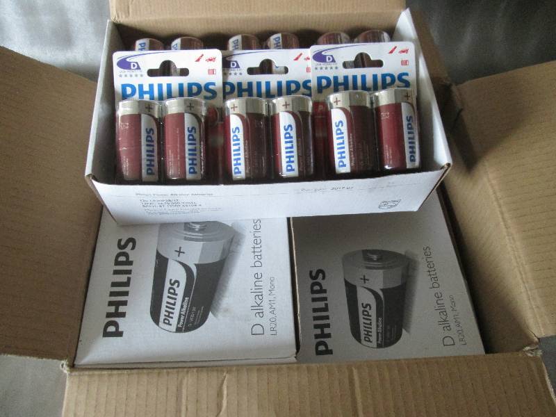 lot 75 image: Case of 4 Boxes of 122pks(96) Phil...