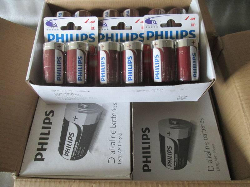 lot 77 image: Case of 4 Boxes of 122pks(96) Phil...