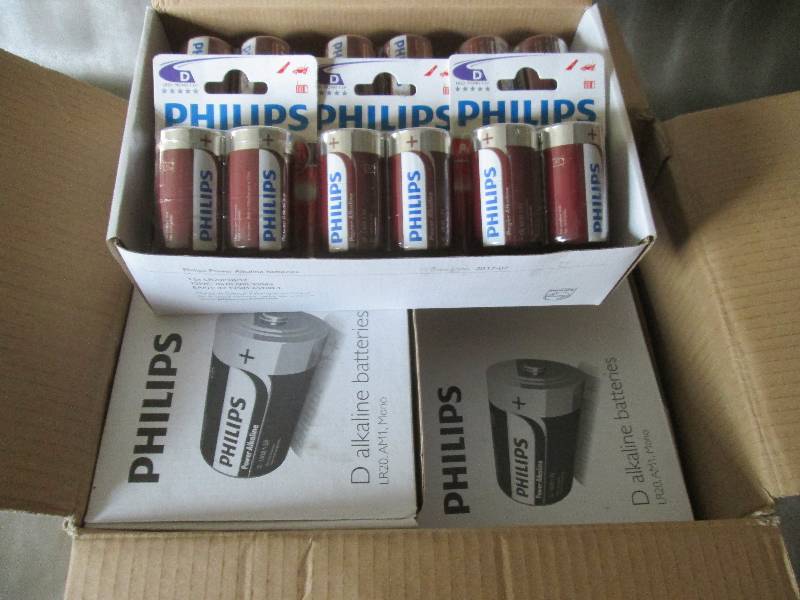 lot 79 image: Case of 4 Boxes of 122pks(96) Phil...