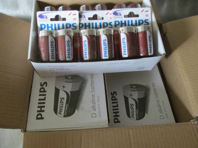 lot 83 image: Case of 4 Boxes of 122pks(96) Phil...