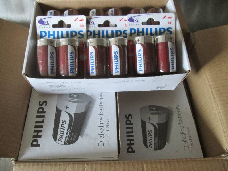 lot 84 image: Case of 4 Boxes of 122pks(96) Phil...
