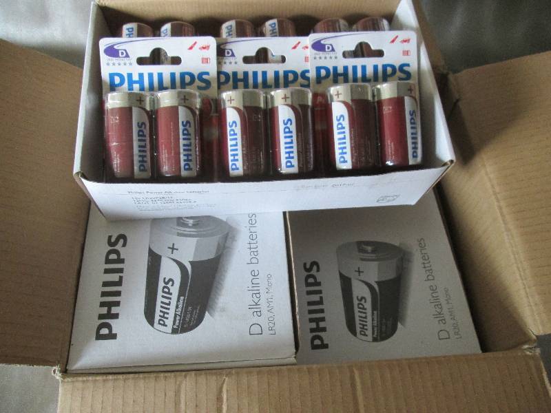 lot 86 image: Case of 4 Boxes of 122pks(96) Phil...