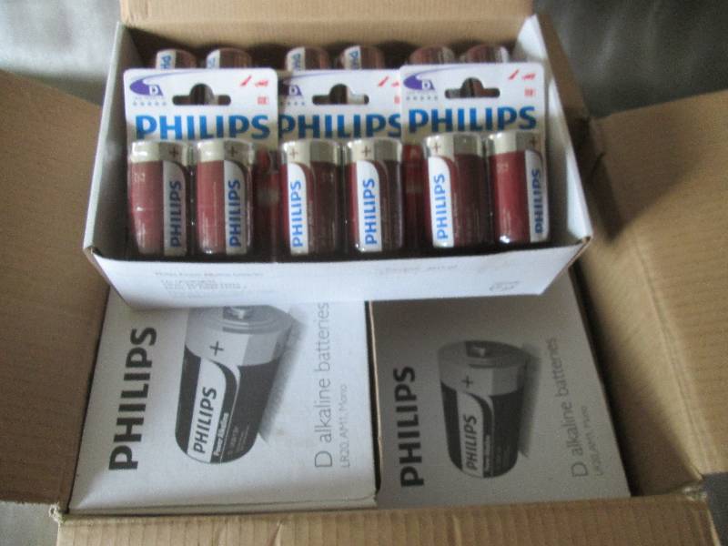 lot 87 image: Case of 4 Boxes of 122pks(96) Phil...