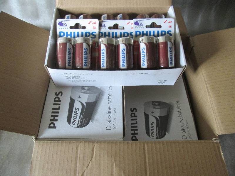 lot 89 image: Case of 4 Boxes of 122pks(96) Phil...