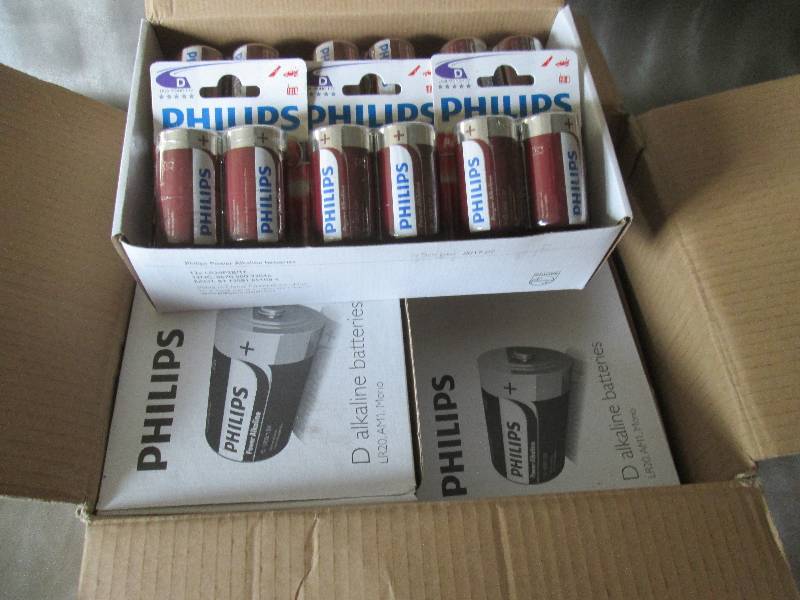 lot 91 image: Case of 4 Boxes of 122pks(96) Phil...