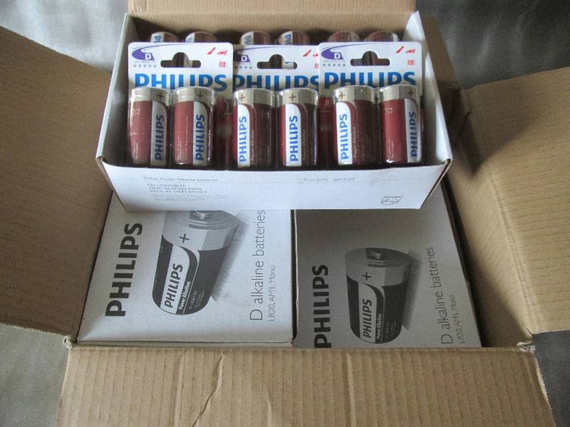 lot 92 image: Case of 4 Boxes of 122pks(96) Phil...