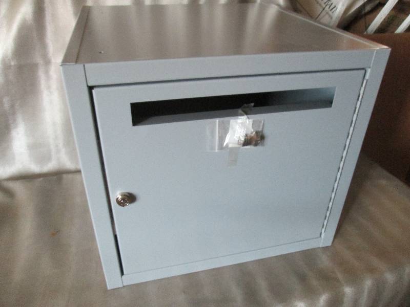 lot 100 image: Metal Locked Drop Box 20Wx20Dx18H i...