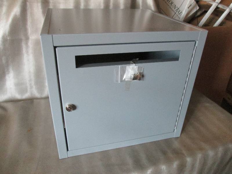 lot 103 image: Metal Locked Drop Box 20Wx20Dx18H i...