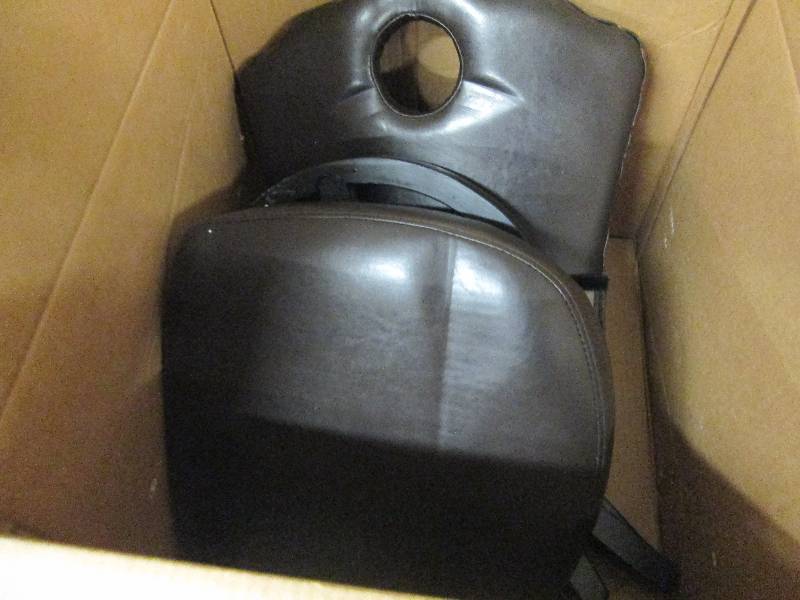 Nailhead Swivel Stool open box Reta...