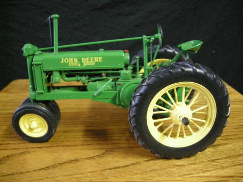 lot 10 image: Ertl John Deere General Purpose Collector Edition