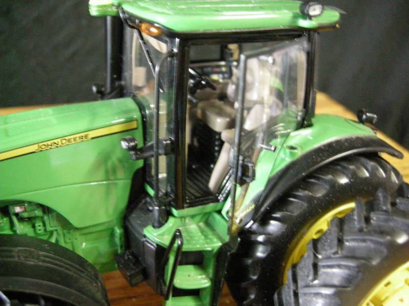 lot 20 image: Ertl John Deere 8430 Precision