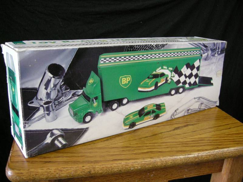 lot 33 image: BP Toy Racing Transport Truck