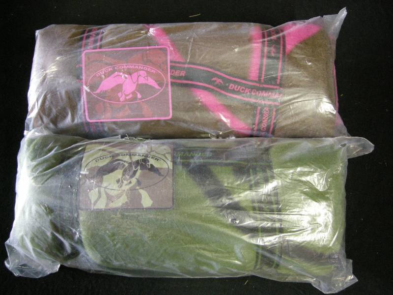 lot 49 image: 2 Duck Commander Fleece Blankets