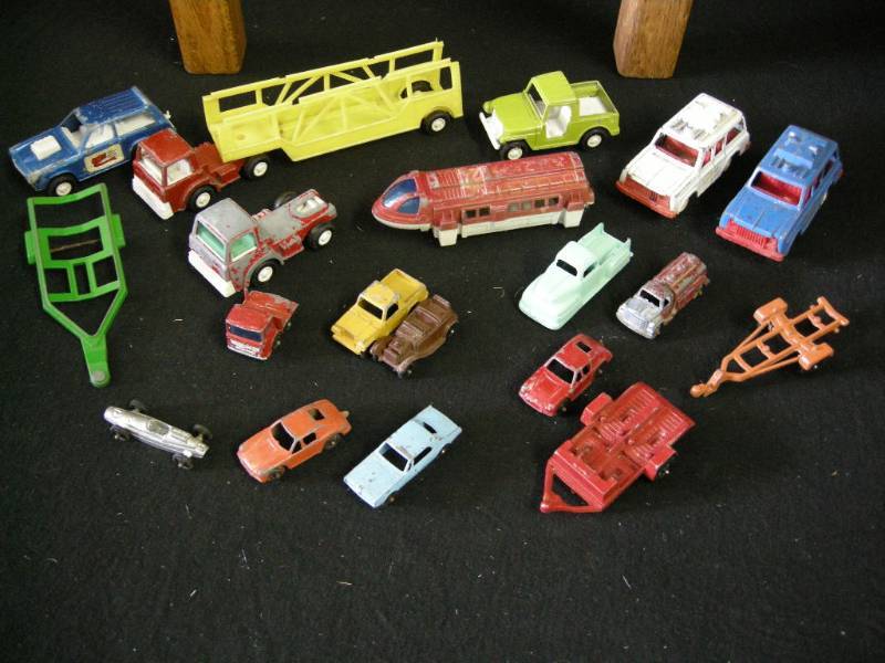 lot 54 image: Vintage Tootsie Toys Cars
