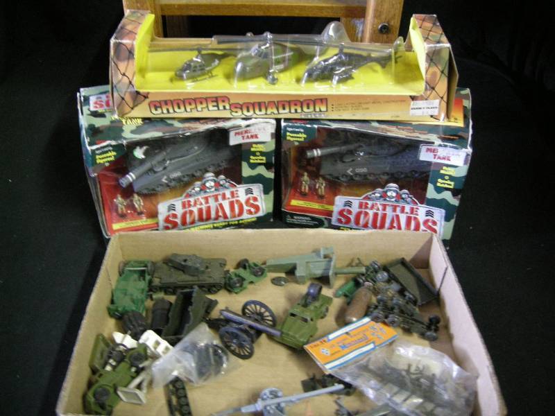 lot 80 image: Military Toys