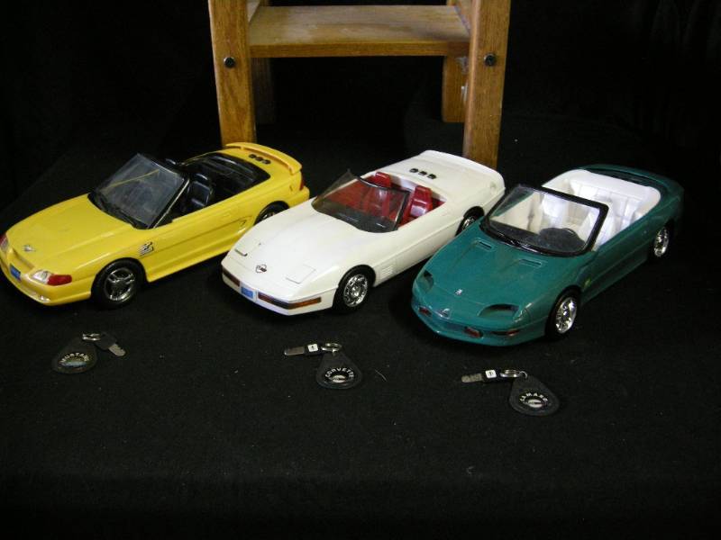 lot 83 image: Vintage Funrise Corvette Camaro Mustang