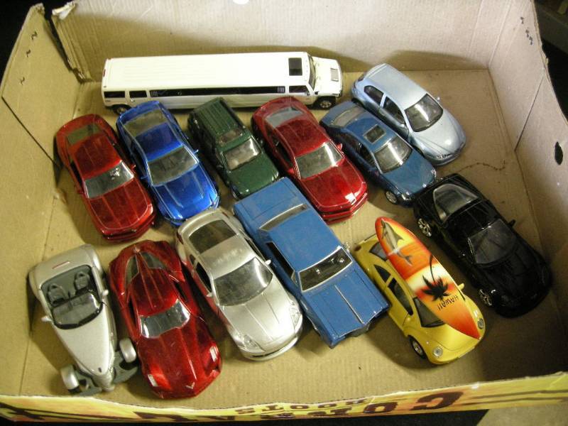 lot 85 image: Group Diecast Cars