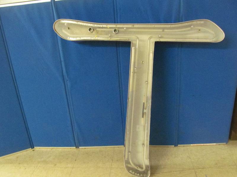 lot 77 image: neon marque