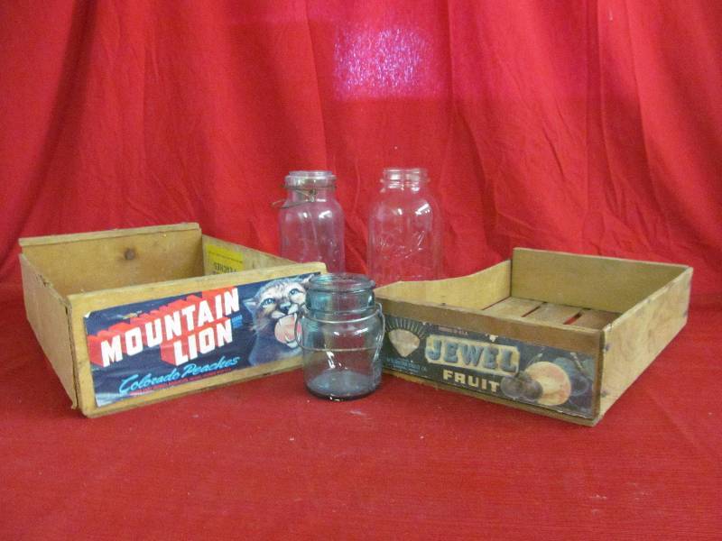 lot 11 image: jars