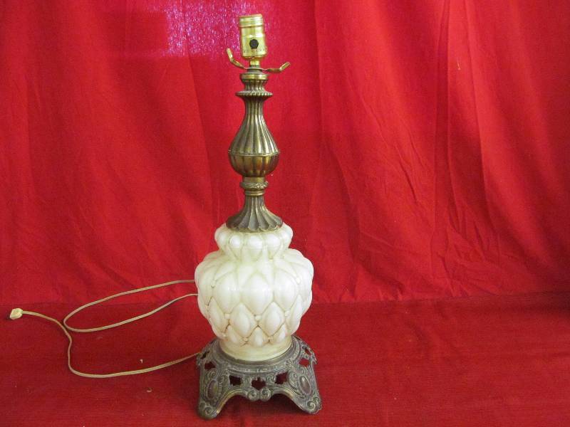 lot 13 image: lamp