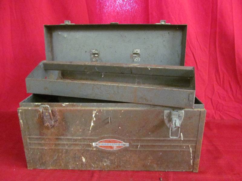 lot 14 image: tool box