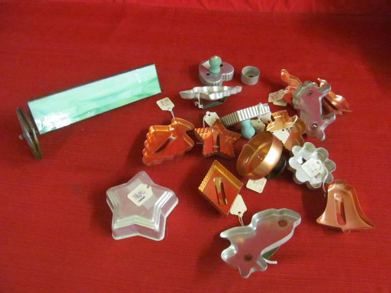 lot 26 image: collectibles