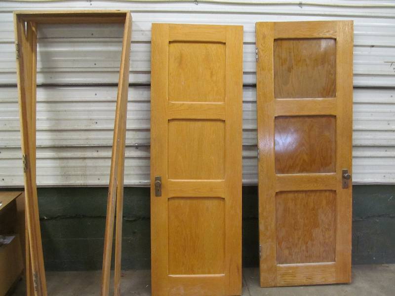 lot 33 image: doors