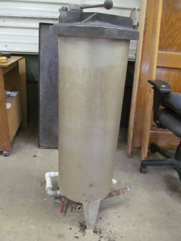 lot 37 image: stuffer