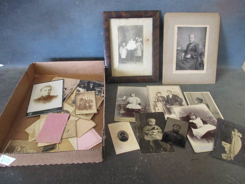 lot 35 image: Vintage Photographs, Post cards and Tintypes