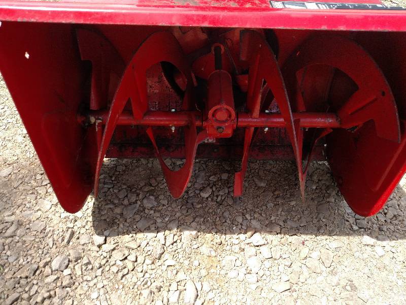 lot 5 image: Snapper 826 Electric Start Snow Bl...