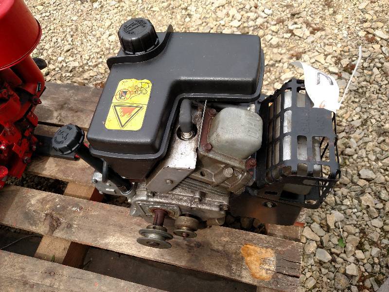 lot 20 image: Tecumseh Snow Blower Engine, Electr...