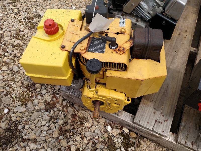 lot 26 image: Tecumseh Snow Blower Engine, Electr...